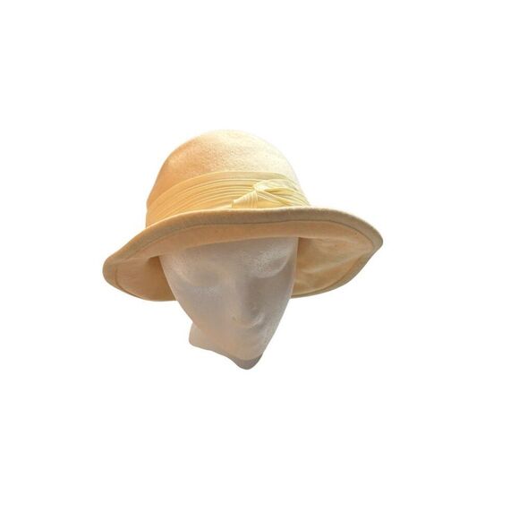 Betmar New York Womens Cream Wool Felt Cloche Hat With Pleated Ribbon Band - Picture 2 of 8